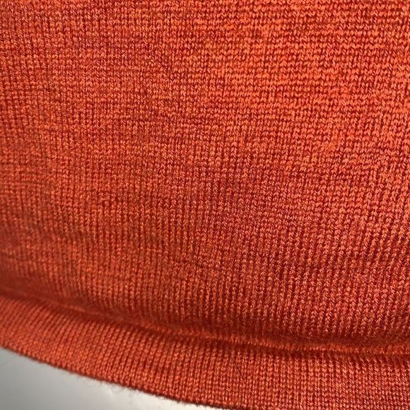 Italian Wool orange turtleneck sweater. Medium - Picture 4 of 11